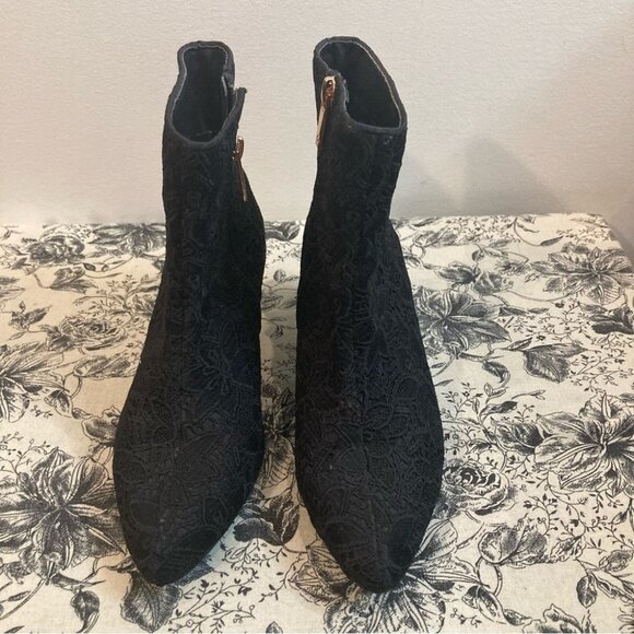 NANETTE LEPORE Sz 6 Kady Lace Upper Zipper Closure Kitten Heel Booties - Picture 2 of 11